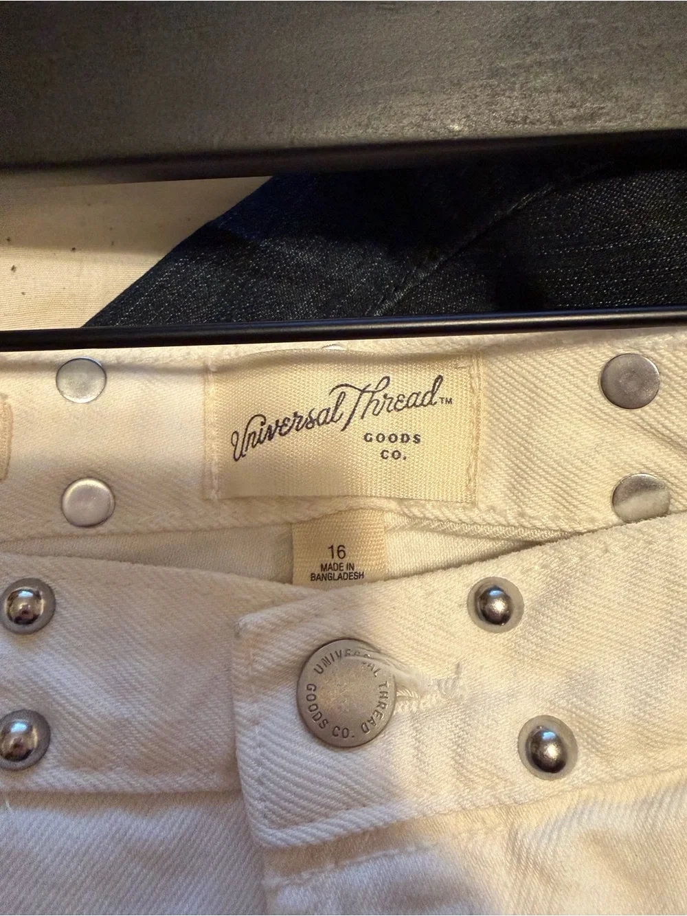 Universal thread 90’s baggy shorts